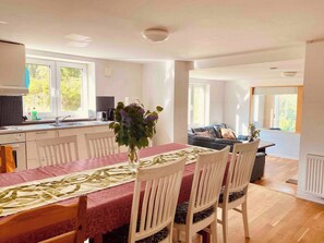 Dining - Bjurvik's Villa - Flat 1 - Business Customers Only (Flen)