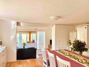 Apartment, 5 Bedrooms, Terrace | Private kitchen