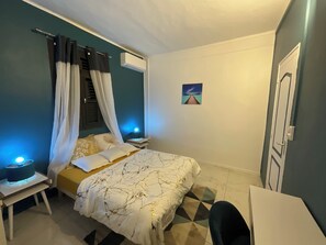 2 bedrooms, desk, iron/ironing board, WiFi