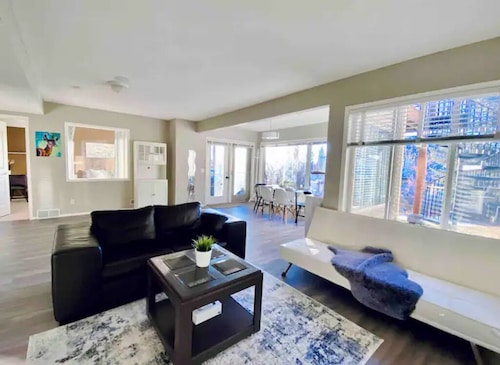 Stunningly Private, Spacious, & Bright Walkout Suite