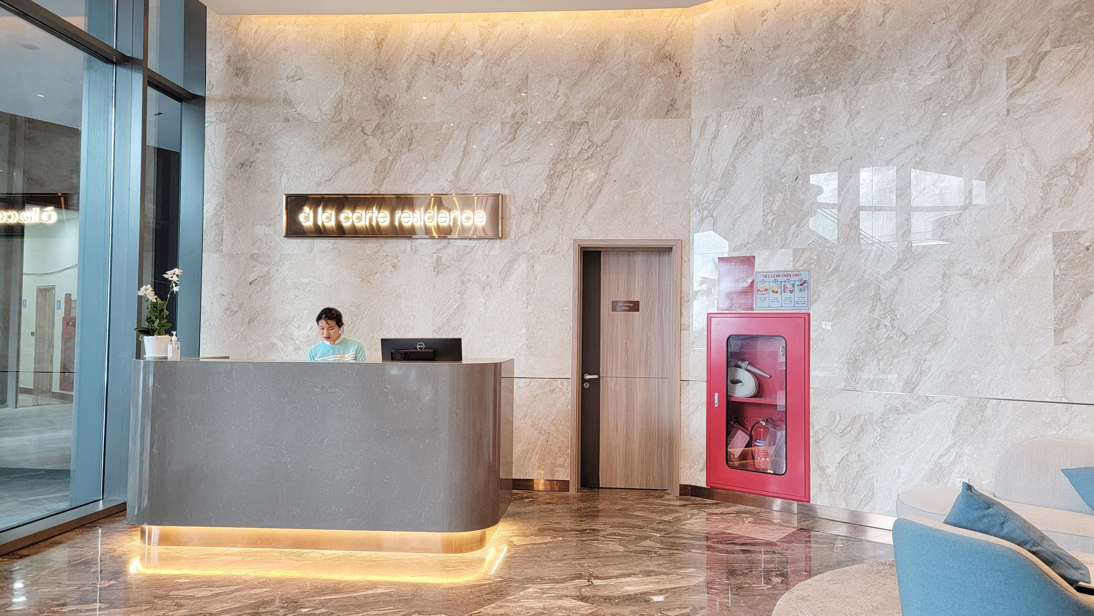 Quầy tiếp tân