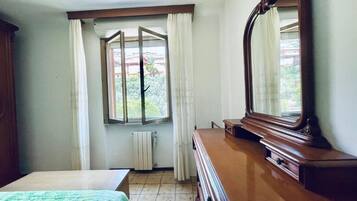 Apartment, 2 Bedrooms, Smoking, Balcony | 3 bedrooms