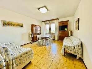 Apartamento, 2 quartos, para fumantes, sacada | Área de estar
