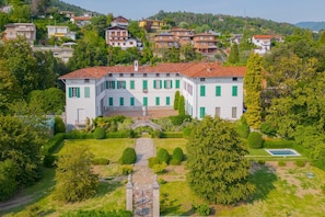 Villa | 7 bedrooms - Luxury Apartments in Villa Cardinal Ciceri (San Fermo della Battaglia)