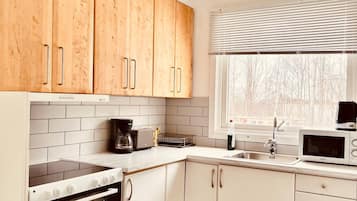 Apartment, 2 Bedrooms, Terrace, Garden View | Private kitchen