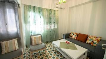 Apartment, 1 Bedroom, Balcony, City View | Interior