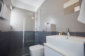 Bungalow, 3 soverom, privat basseng, hageutsikt | Bad
