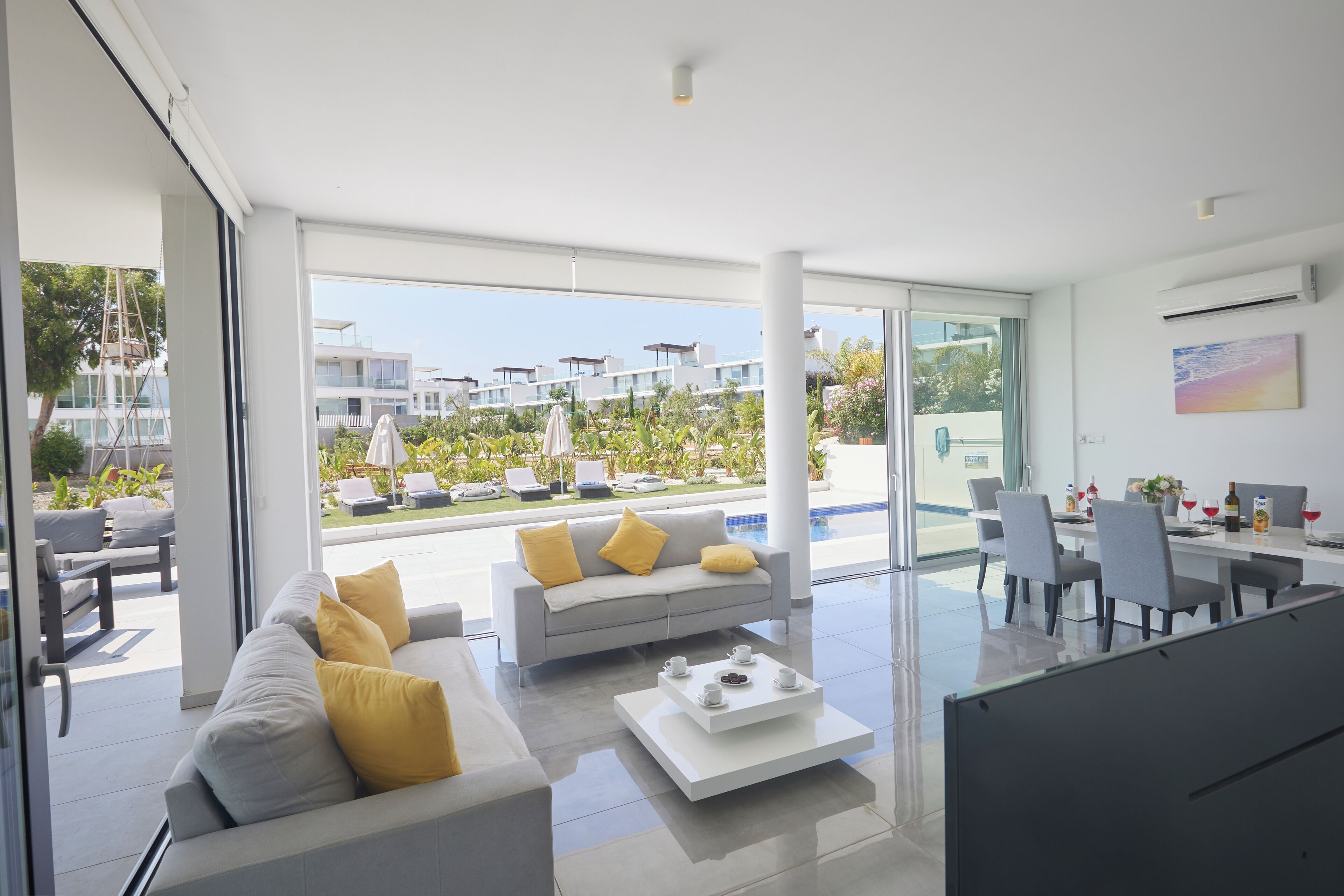 Bungalow, 3 Bedrooms, Private Pool, Garden View | Interior