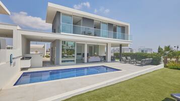 Bungalow, 3 phòng ngủ, hồ bơi riêng, quang cảnh vườn | Hồ bơi | Hồ bơi ngoài trời