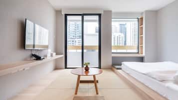 Minibar, caja de seguridad en la habitación, wifi gratis y ropa de cama
