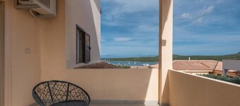 Fantastico Baia de Bahas Residence 1 Bedroom Premium Sleeps 4 and Child