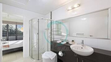 Comfort Apartment | Bathroom
