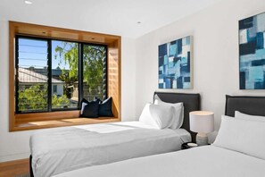 3 Schlafzimmer, Schreibtisch, Bügeleisen/Bügelbrett, WLAN