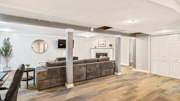 TV, fireplace, offices, computer monitors