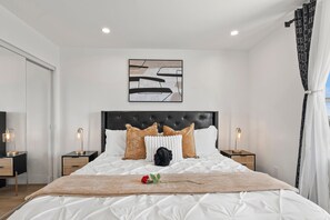 7 bedrooms, desk, iron/ironing board, travel cot