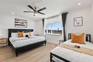 7 bedrooms, desk, iron/ironing board, travel cot - Villa Del Cerro (San Diego)