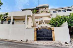 Front of property - Hotel O Tumesa Homestay 2 Syariah (Semarang)