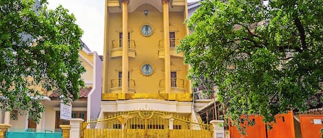 Façana frontal de l'allotjament