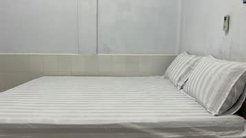 Standard Double Room | Free WiFi, bed sheets