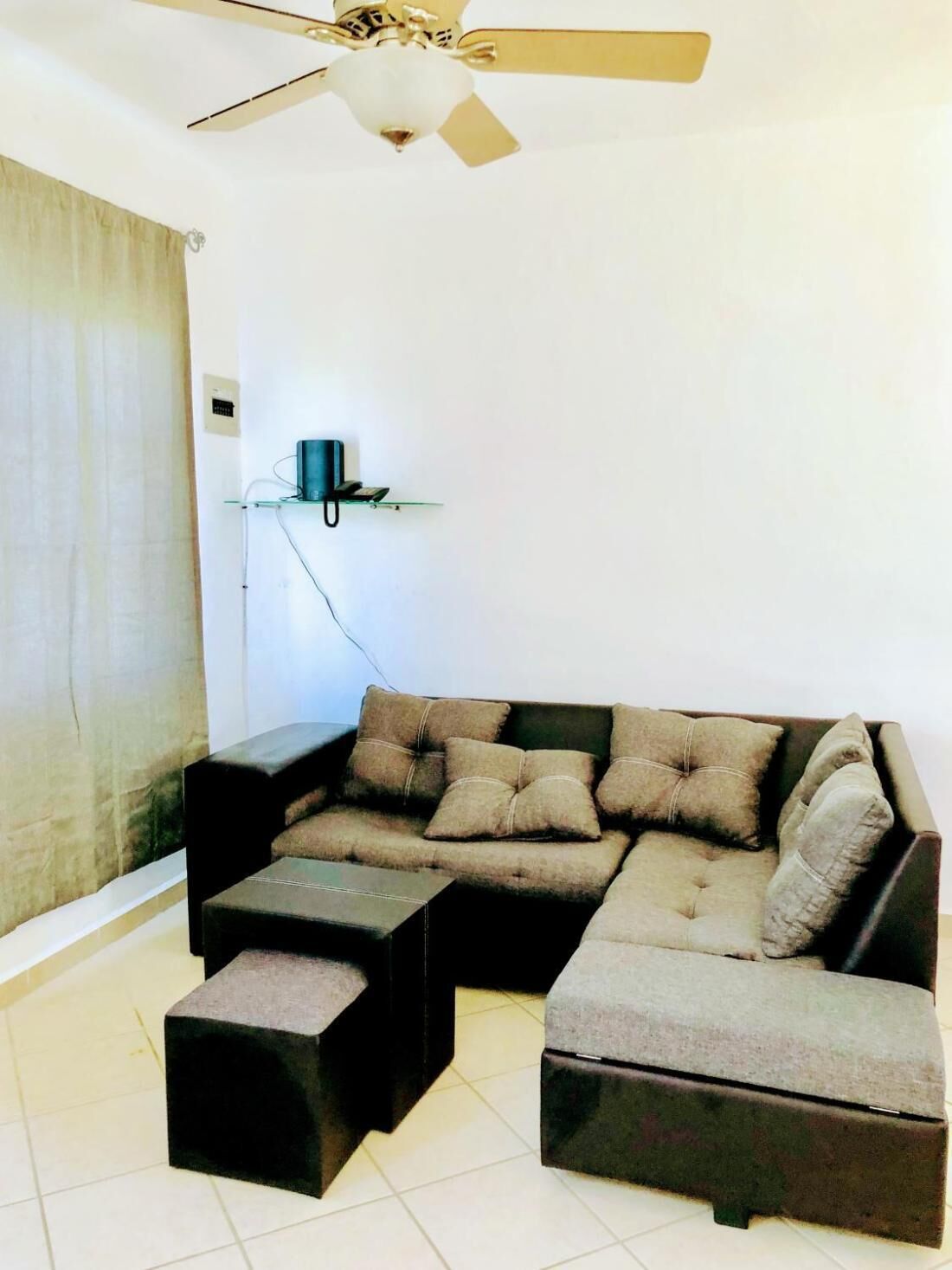 Casa, 2 habitaciones, patio | Sala de estar | Televisión de pantalla plana 