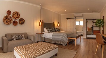 Luxury Room | Down comforters, minibar, individually decorated, individually furnished