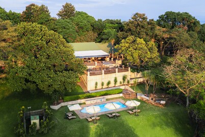 Chestnut Country Lodge