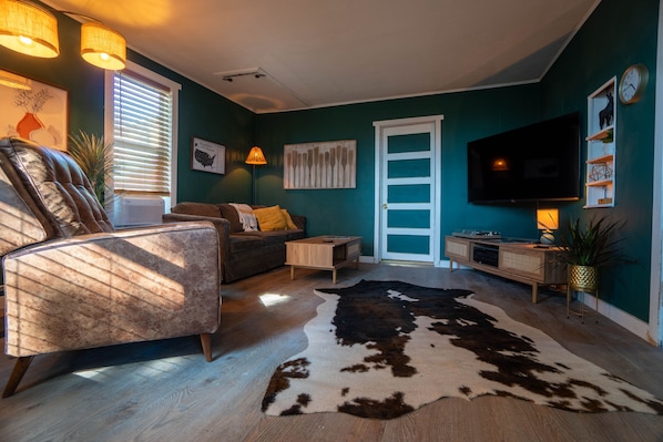 Smart TV, books, music library, stereo