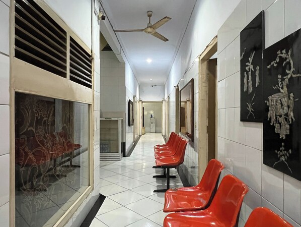 Lobby - OYO 92675 Hotel Rosna (Makassar)