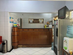 Reception - OYO 92675 Hotel Rosna (Makassar)