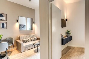 Apartment, 2 Bedrooms, Balcony, City View | Lounge - Vatican Charming Home (Rome)