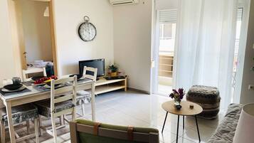 复式房, 1 间卧室, 阳台, 城市景观 | 用餐