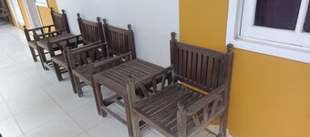 Hotel O Wisma Parakita Syariah Near RS Faisal Patalasang