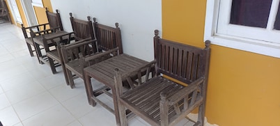 Hotel O Wisma Parakita Syariah Near RS Faisal Patalasang