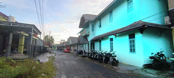 Front of property - Hotel O Wisma Parakita Syariah Near RS Faisal Patalasang (Pattallassang)