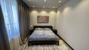 1 bedroom, in-room safe, iron/ironing board, free WiFi