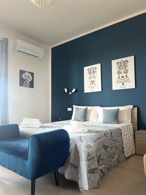3 bedrooms, in-room safe, desk, iron/ironing board - Vistamare cozy with beautiful sea view, with saltwater pool  (Villaggio Mosè)