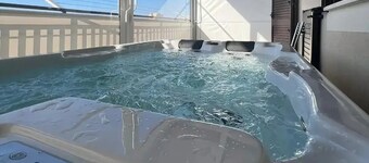 Vistamare cozy with beautiful sea view, with saltwater pool 