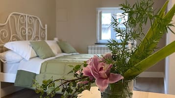 Quadrupla Comfort | Una scrivania, postazione laptop, Wi-Fi gratuito, lenzuola