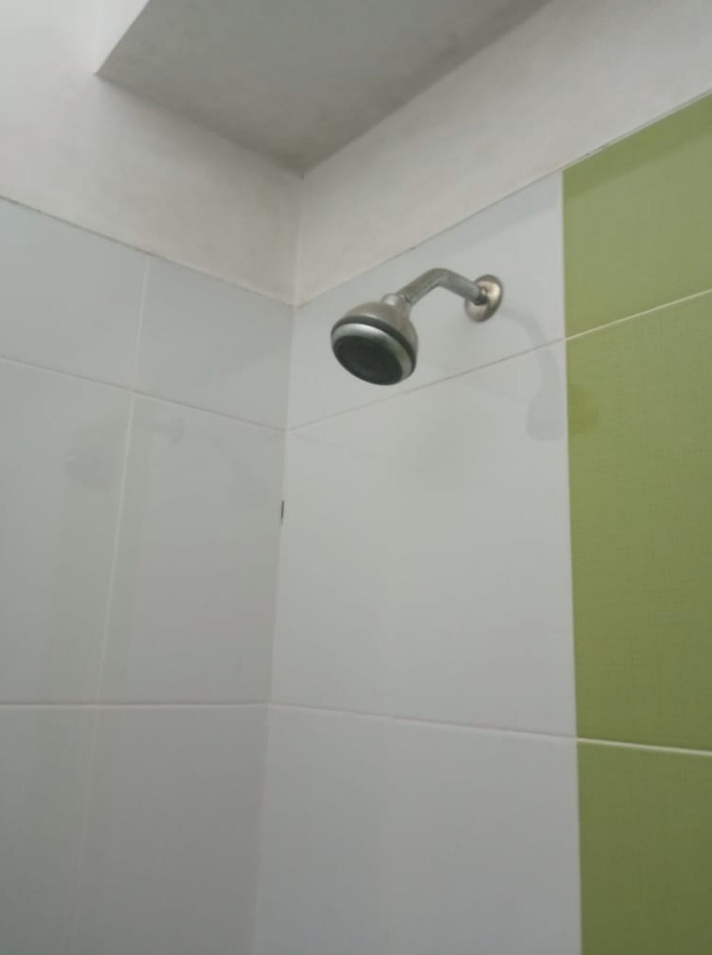 Deluxe Twin Room | Bathroom | Shower, rainfall showerhead, soap