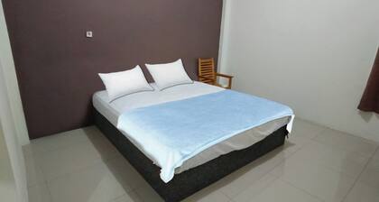 Hotel O Wisma Deli Syariah Near RSUD Nene Mallomo Sidenreng Rappang