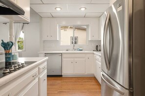 Fridge, coffee/tea maker, cookware/dishes/utensils - Vintage Vibes| Near Airport | Dual Living Room (Long Beach)