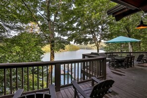 Outdoor dining - Lakefront Innisfree | Blue Ridge, GA (Blue Ridge)