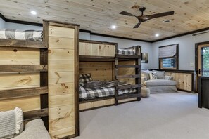 3 chambres, fer et planche à repasser, Wi-Fi gratuit, draps fournis