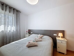 1 Schlafzimmer, Bügeleisen/Bügelbrett