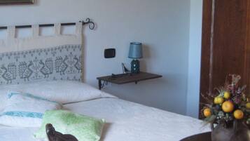 1 chambre, fer et planche Ă repasser, Wi-Fi, draps fournis