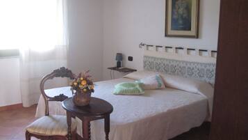 1 chambre, fer et planche Ă repasser, Wi-Fi, draps fournis