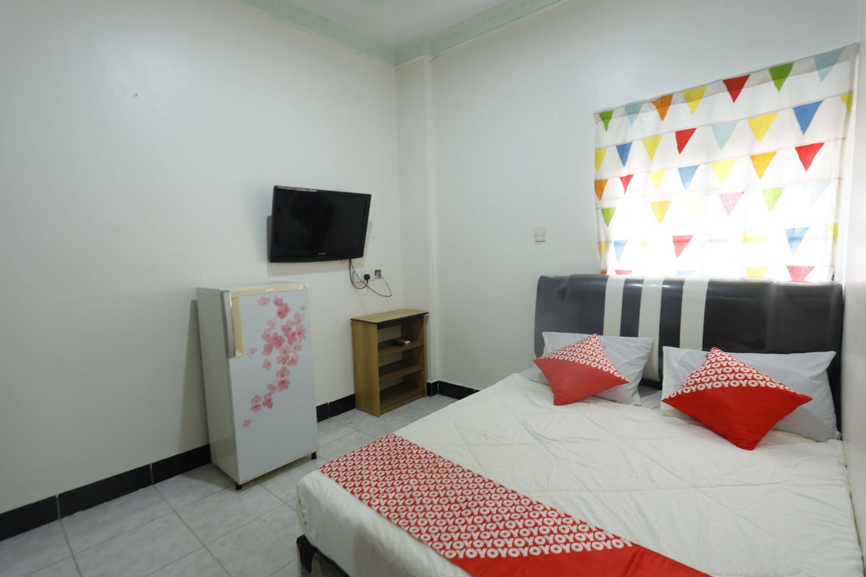 standard double room | desk, laptop workspace, free wifi, bed sheets