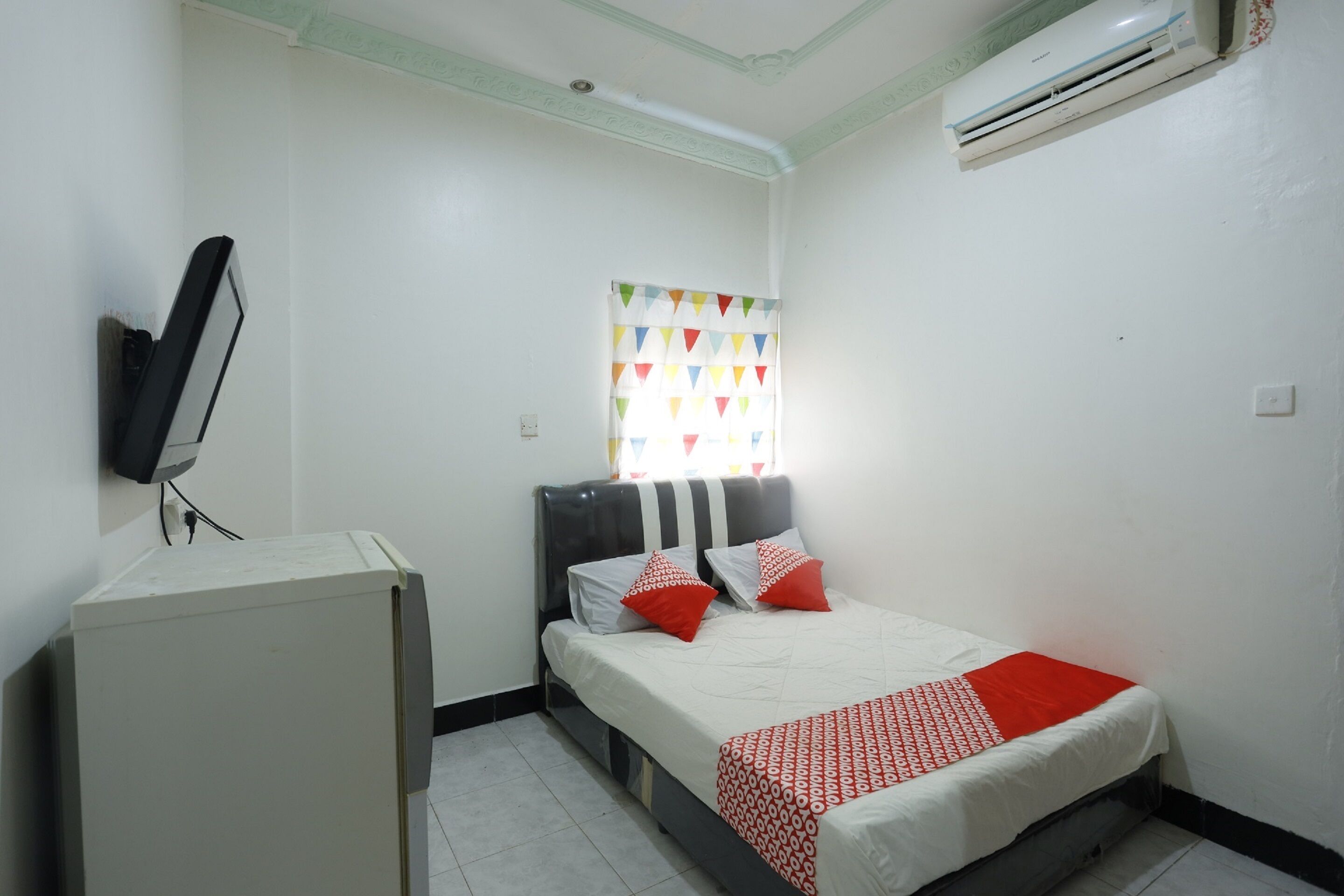 standard double room | desk, laptop workspace, free wifi, bed sheets