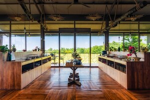 Desayuno buffet incluido todos los días 