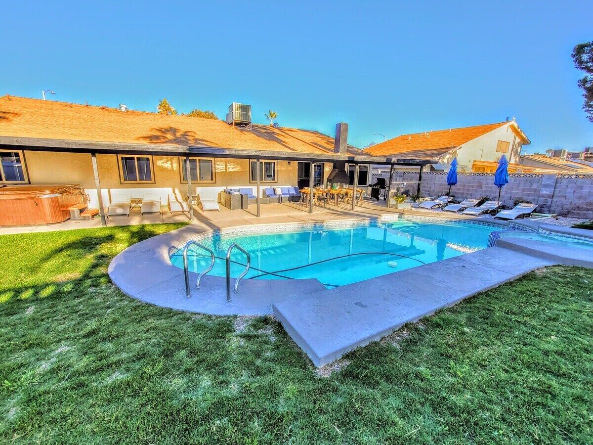 #62Vegas Spot w/Pool & Spa! Mins to LV Strip/Dtn